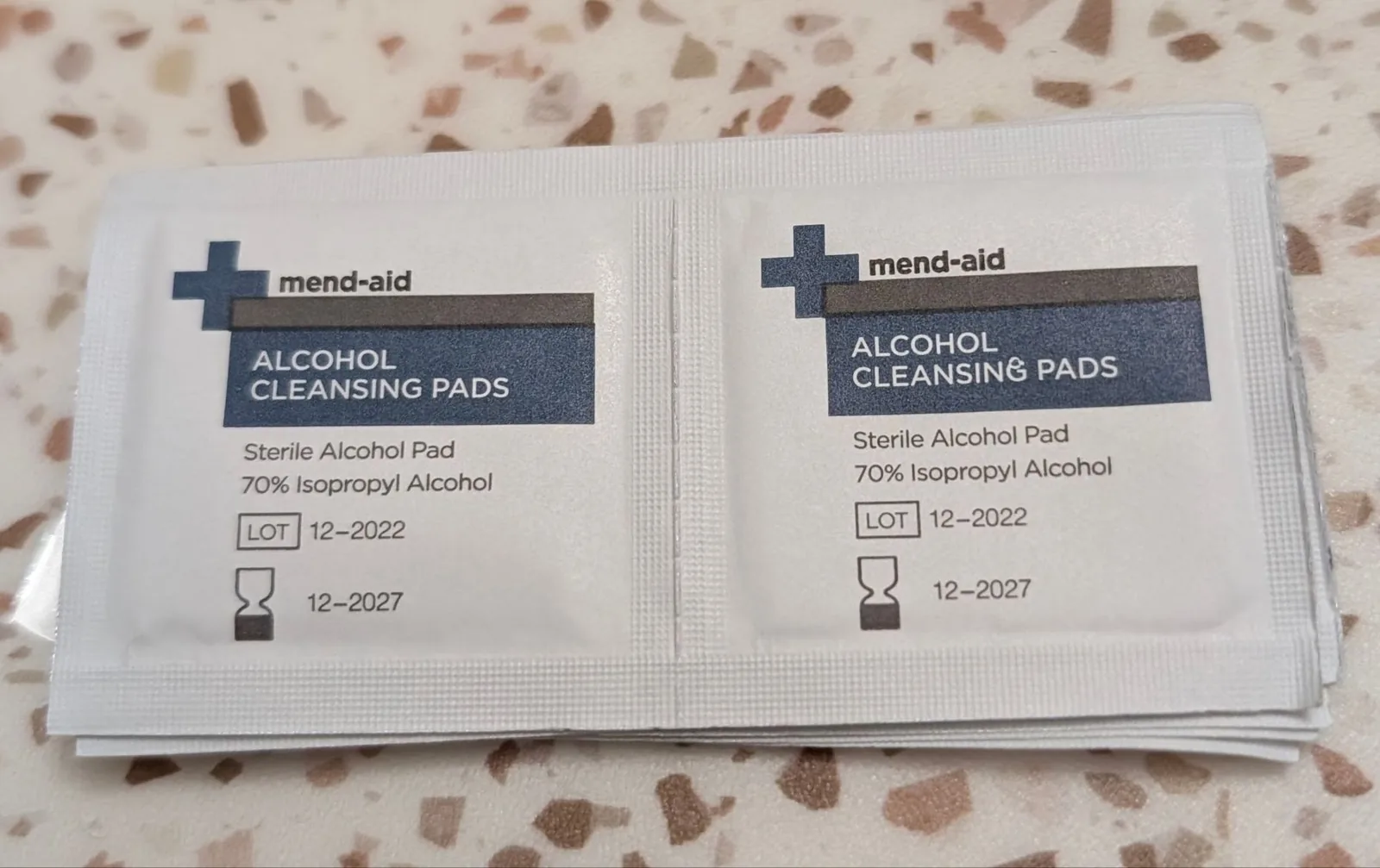 alcohol wipes for remote area first aid kit